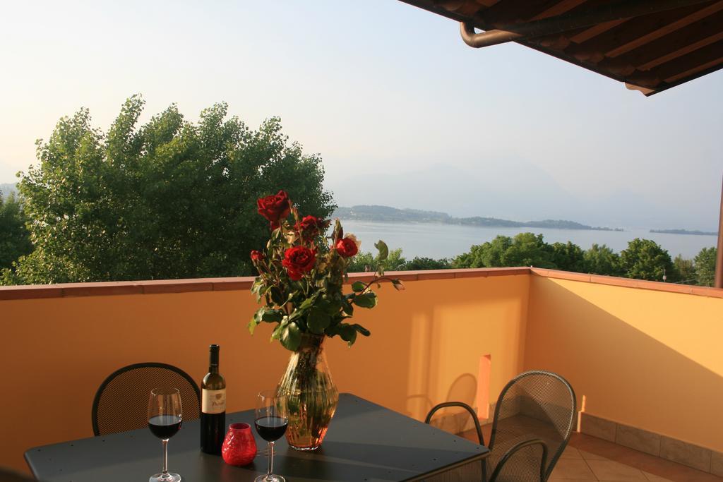 Residence Miralago Rooms & Apartments Манерба-дель-Гарда Экстерьер фото