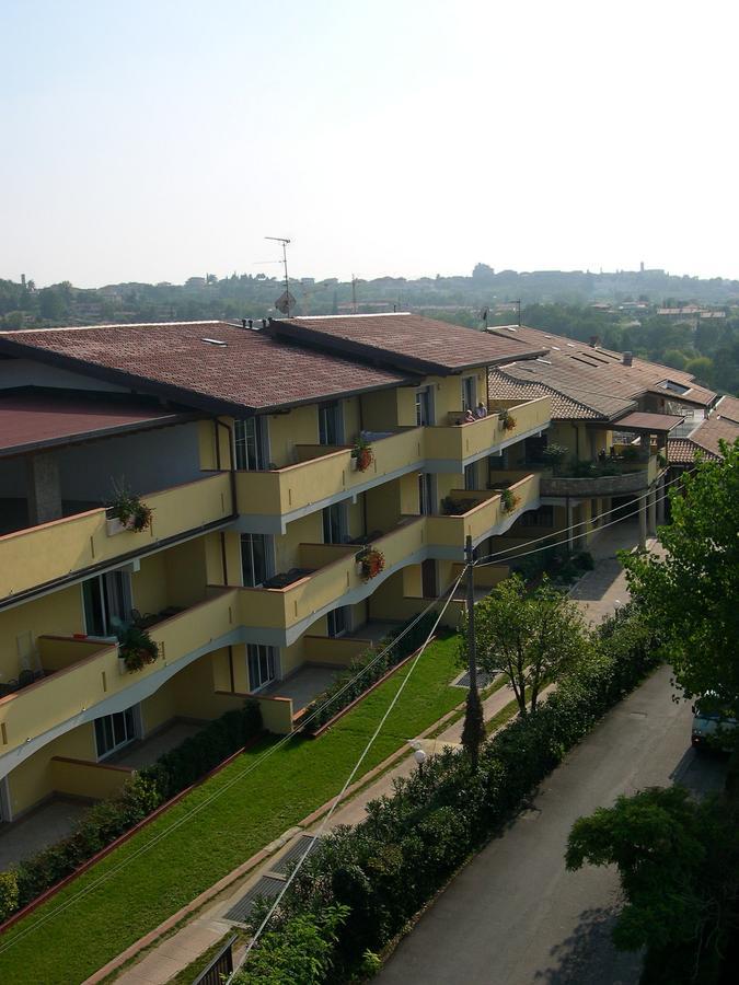 Residence Miralago Rooms & Apartments Манерба-дель-Гарда Экстерьер фото