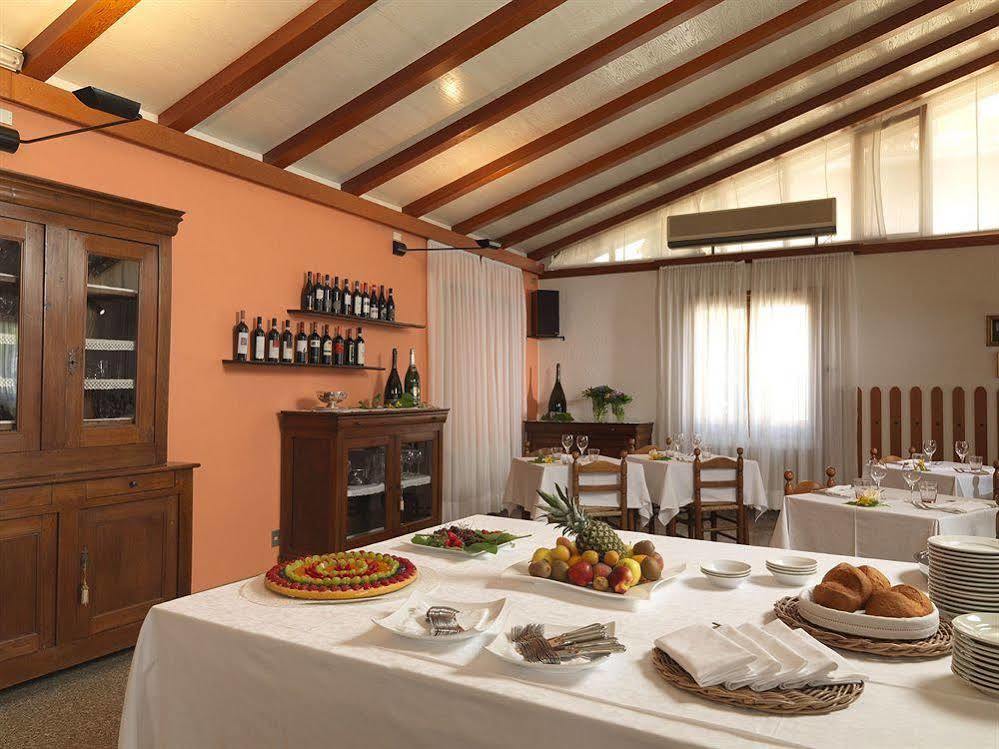 Residence Miralago Rooms & Apartments Манерба-дель-Гарда Экстерьер фото
