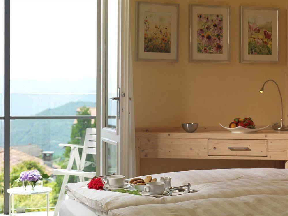 Residence Miralago Rooms & Apartments Манерба-дель-Гарда Экстерьер фото