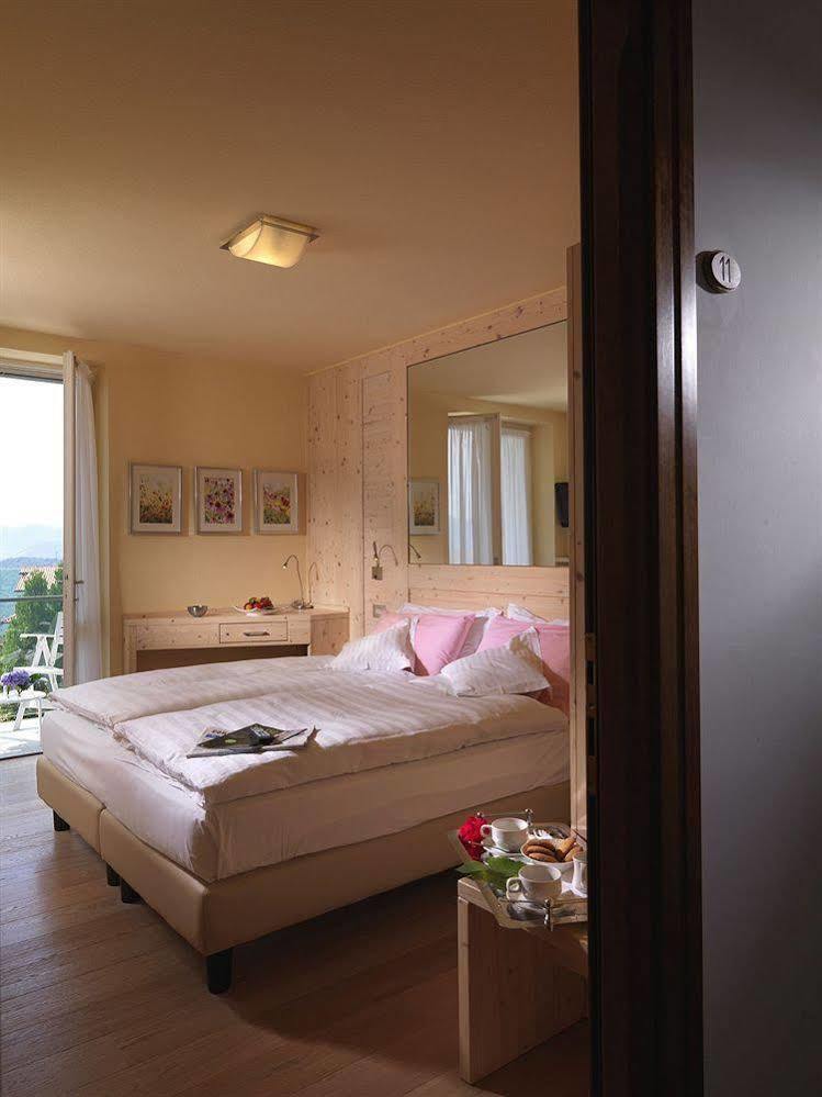 Residence Miralago Rooms & Apartments Манерба-дель-Гарда Экстерьер фото